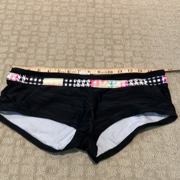 Ocean Pacific size M patterned tankini with boy short bottoms. - Picture 7 of 14